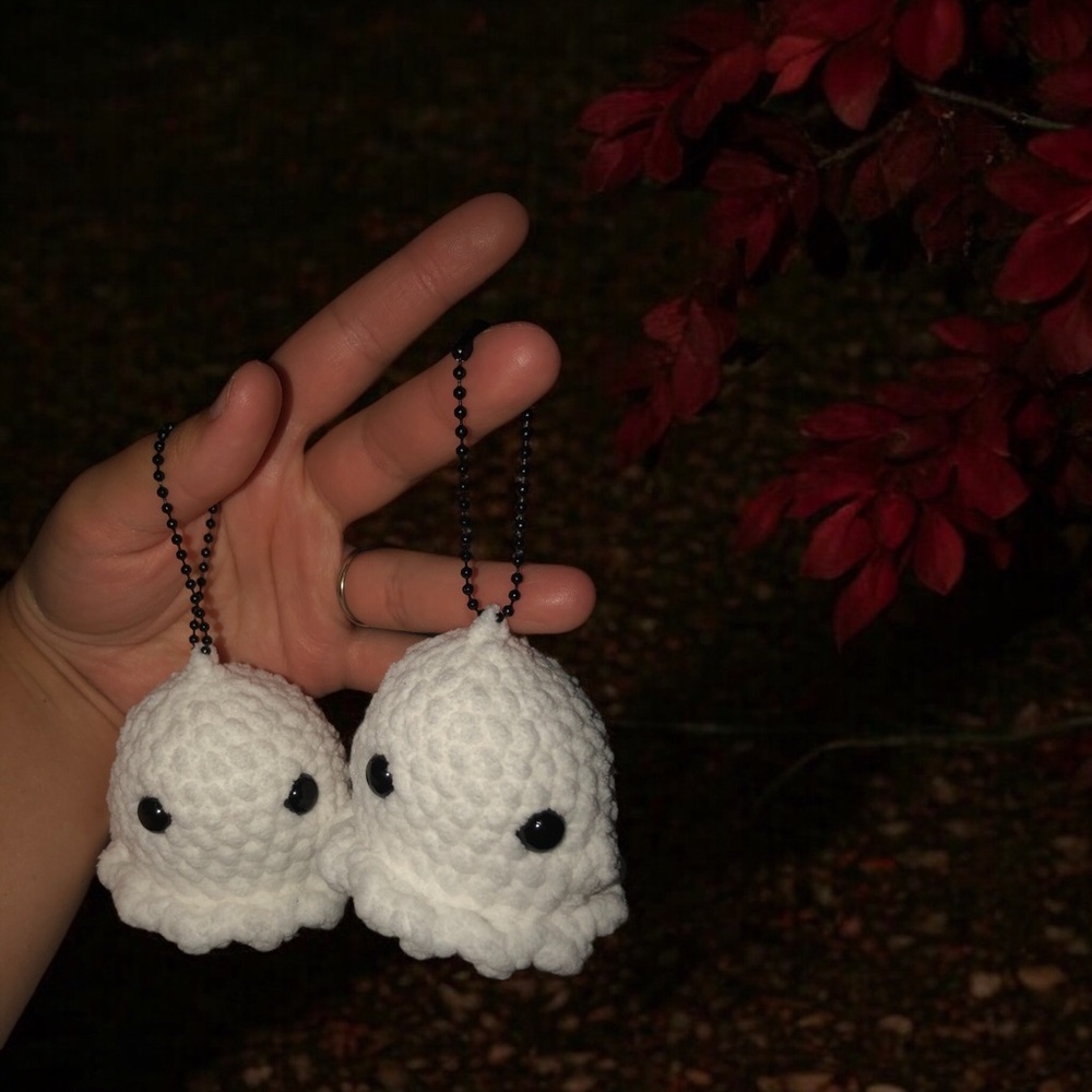 (Bundle of 4) Crochet Ghost Keychains👻